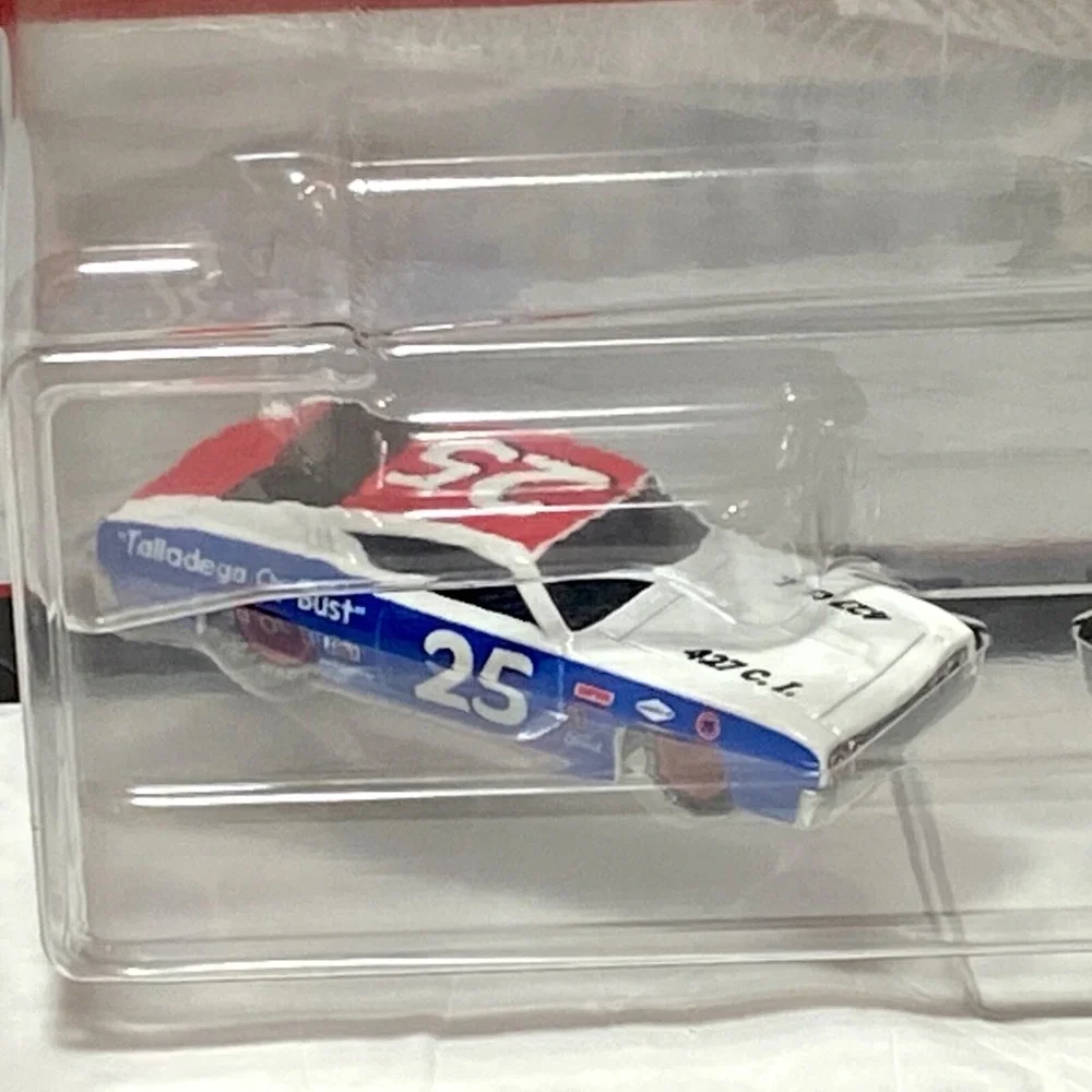 Hot Wheels Premium '69 Ford Torino Talladega & '66 Chevelle 2-Pack 1:64 Die-cast